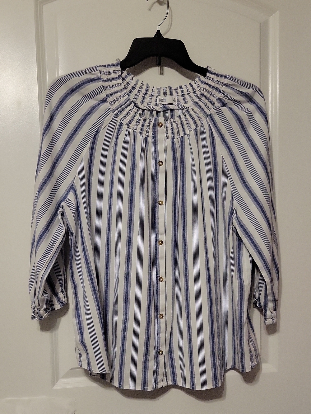 Croft & Barrow Womens XL, Blue/white Striped Button Up Shirt L/S Like New.
